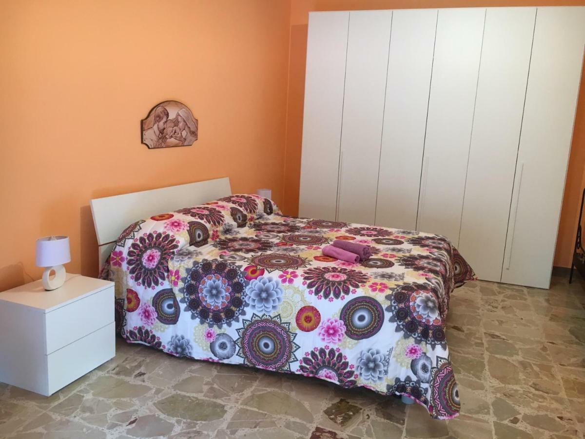 La Bella Di Lamezia Bed & Breakfast ลาเมเซ แตร์เม ภายนอก รูปภาพ